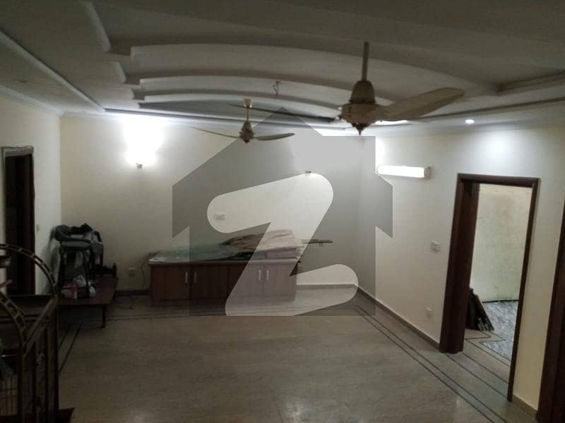 جوہر ٹاؤن فیز 1 - بلاک جی جوہر ٹاؤن فیز 1 جوہر ٹاؤن لاہور میں 4 کمروں کا 7 مرلہ بالائی پورشن 45 ہزار میں کرایہ پر دستیاب ہے۔