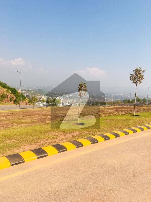 14*80 Commercial Plot Available for Sale Prime Location