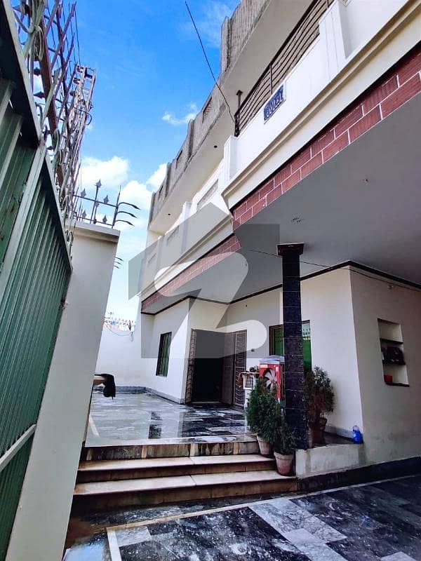 شاہ رُکنِ عالم کالونی ملتان میں 6 کمروں کا 11 مرلہ مکان 1.5 کروڑ میں برائے فروخت۔