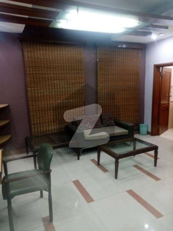 ایم ایم عالم روڈ گلبرگ لاہور میں 4 کمروں کا 1 کنال مکان 12 کروڑ میں برائے فروخت۔