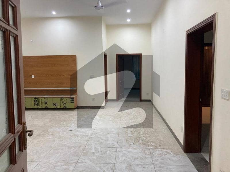 مسلم نگر ہاؤسنگ سکیم لاہور میں 2 کمروں کا 10 مرلہ زیریں پورشن 35 ہزار میں کرایہ پر دستیاب ہے۔