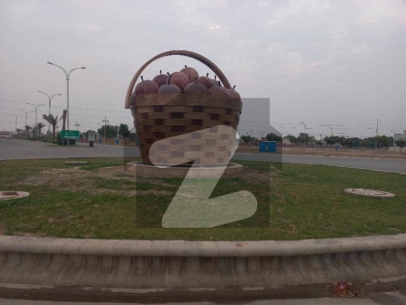 بحریہ آرچرڈ فیز 1 ۔ سینٹرل بحریہ آرچرڈ فیز 1 بحریہ آرچرڈ لاہور میں 10 مرلہ رہائشی پلاٹ 1.18 کروڑ میں برائے فروخت۔