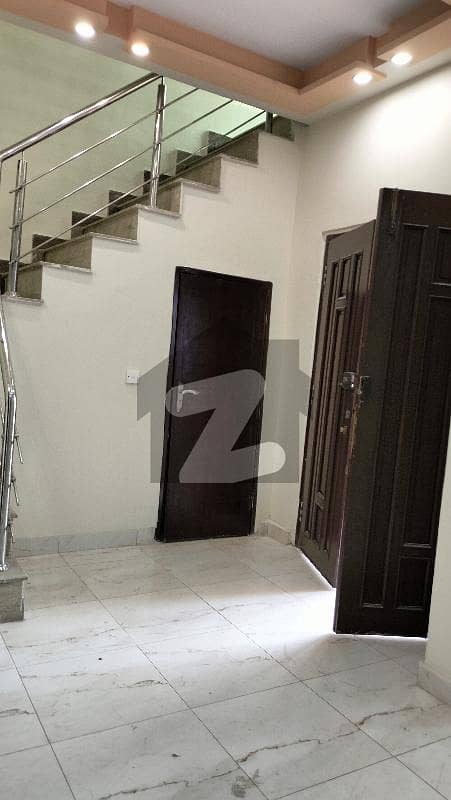 پیراگون سٹی ۔ ایگزیکیٹو بلاک پیراگون سٹی لاہور میں 3 کمروں کا 5 مرلہ مکان 1.6 کروڑ میں برائے فروخت۔