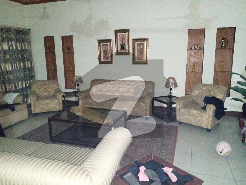 پی سی ایس آئی آر سٹاف کالونی لاہور میں 8 کمروں کا 16 مرلہ مکان 3.4 کروڑ میں برائے فروخت۔