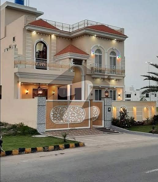 وزیر آباد روڈ سیالکوٹ میں 5 کمروں کا 10 مرلہ مکان 1.5 کروڑ میں برائے فروخت۔