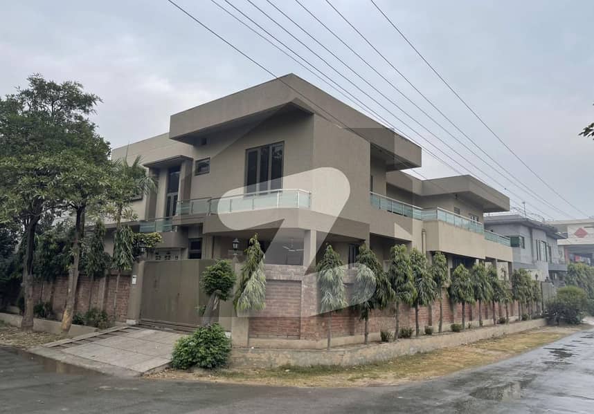 1 Kanal Corner House For Sale In Mohafiz Town Canal Road Lahore. .