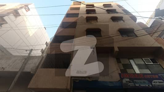 Investors Should sale This Prime Location Flat Located Ideally In Tariq Road