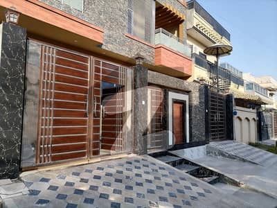 10 Marla House In Hayatabad Phase 7 For sale At Good Location