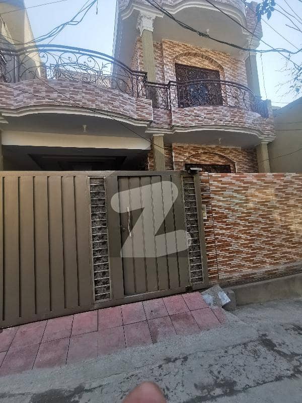 افشاں کالونی راولپنڈی میں 4 کمروں کا 8 مرلہ مکان 2 کروڑ میں برائے فروخت۔