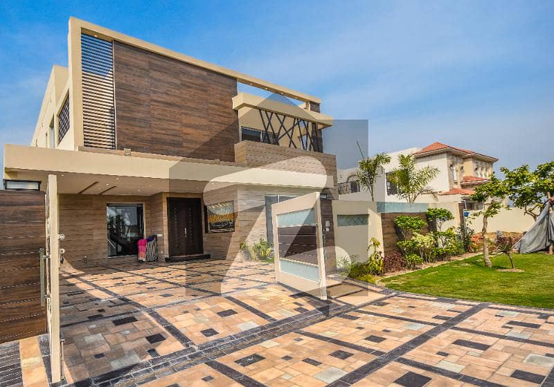 1 Kanal Beautifully Designed Modern House Available For Rent On Mm Alam Road