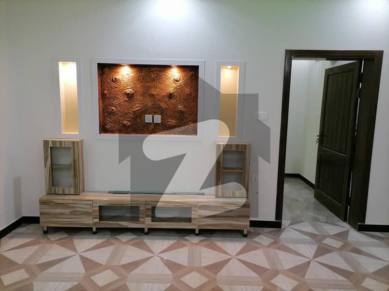 ارباب سبز علی خان ٹاؤن ایگزیکٹو لاجز ارباب سبز علی خان ٹاؤن ورسک روڈ پشاور میں 7 کمروں کا 8 مرلہ مکان 3.4 کروڑ میں برائے فروخت۔