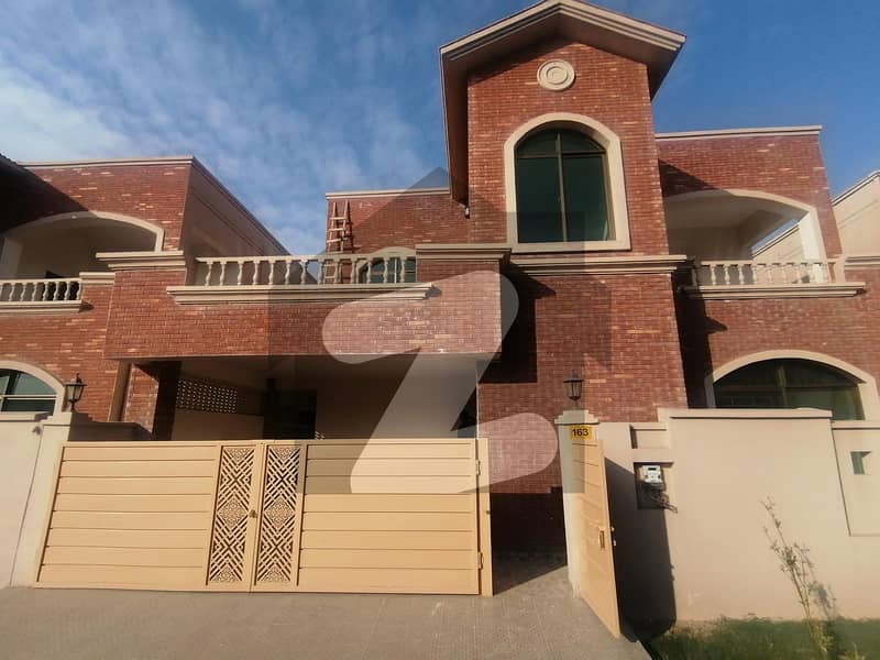Ideal Corner House In Multan Available For