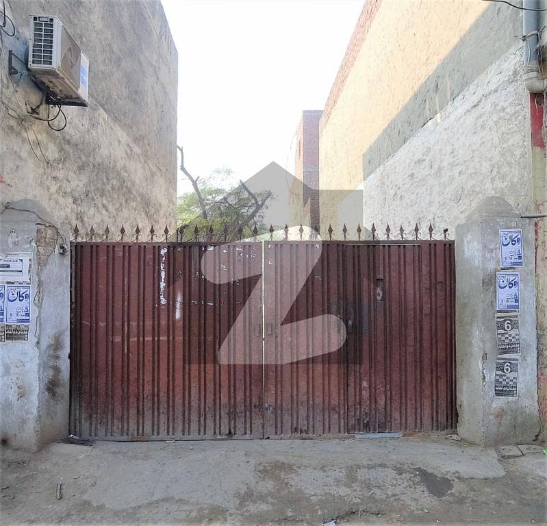 ٹھوکر نیاز بیگ لاہور میں 4.5 کنال عمارت 13 کروڑ میں برائے فروخت۔