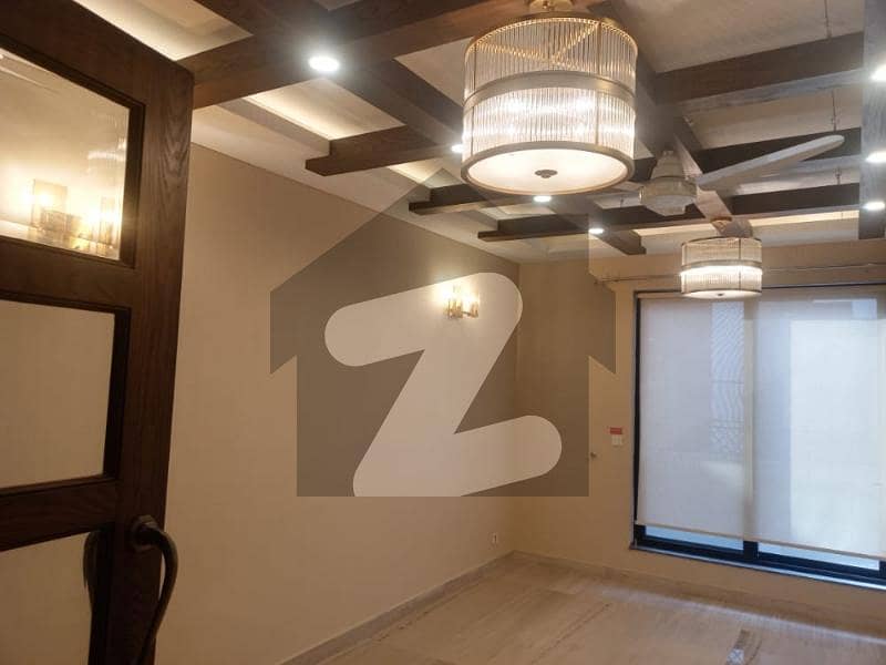 ایف ۔ 7 اسلام آباد میں 7 کمروں کا 1.25 کنال مکان 10 لاکھ میں کرایہ پر دستیاب ہے۔