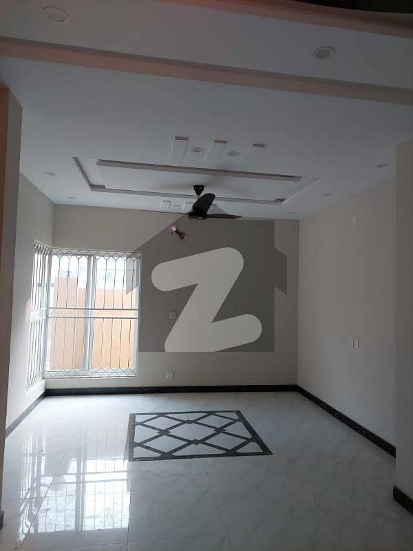 سن فورٹ گارڈنز لاہور میں 5 کمروں کا 5 مرلہ مکان 2.3 کروڑ میں برائے فروخت۔