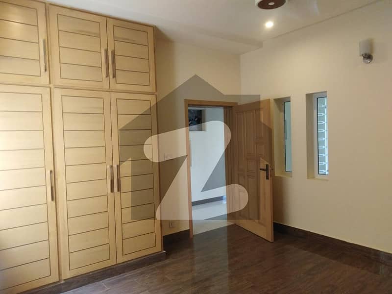 House For sale In Rs. 77,500,000