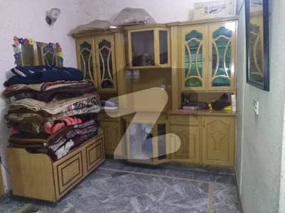 بی او آر ۔ بورڈ آف ریوینیو ہاؤسنگ سوسائٹی لاہور میں 4 کمروں کا 4 مرلہ مکان 55 ہزار میں کرایہ پر دستیاب ہے۔