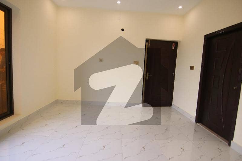 خیابان کالونی 3 فیصل آباد میں 7 کمروں کا 10 مرلہ مکان 1 لاکھ میں کرایہ پر دستیاب ہے۔