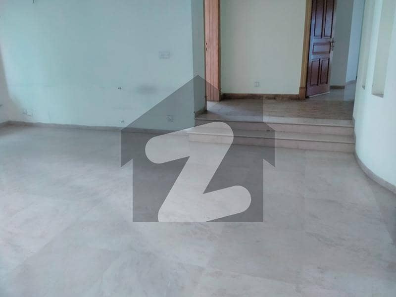E-11 Out Class 7 Bed Rooms Full House Available For Rent