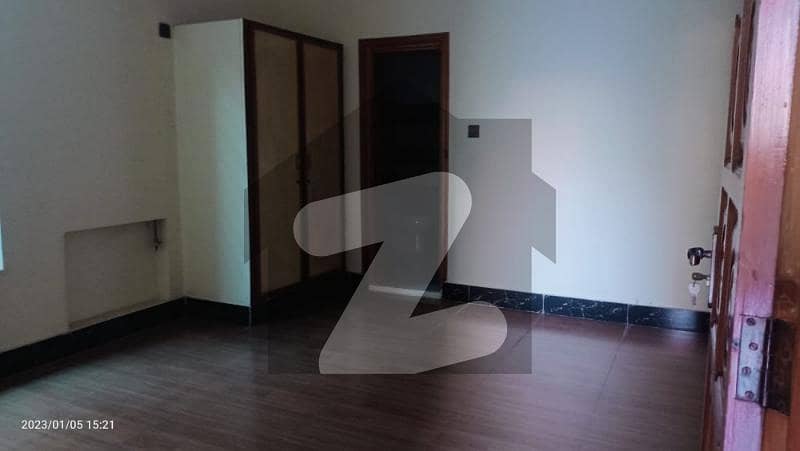 10 Marla Good Location  House For Sale In Hayatabad Phase 3
