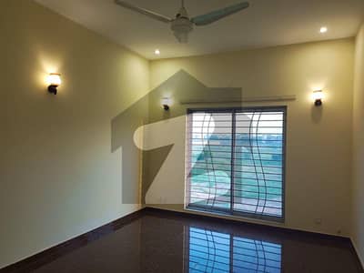 Luxurious Designer 1 kanal fully Furnished upper portion for Rent in DHA Phase 6 Lahore