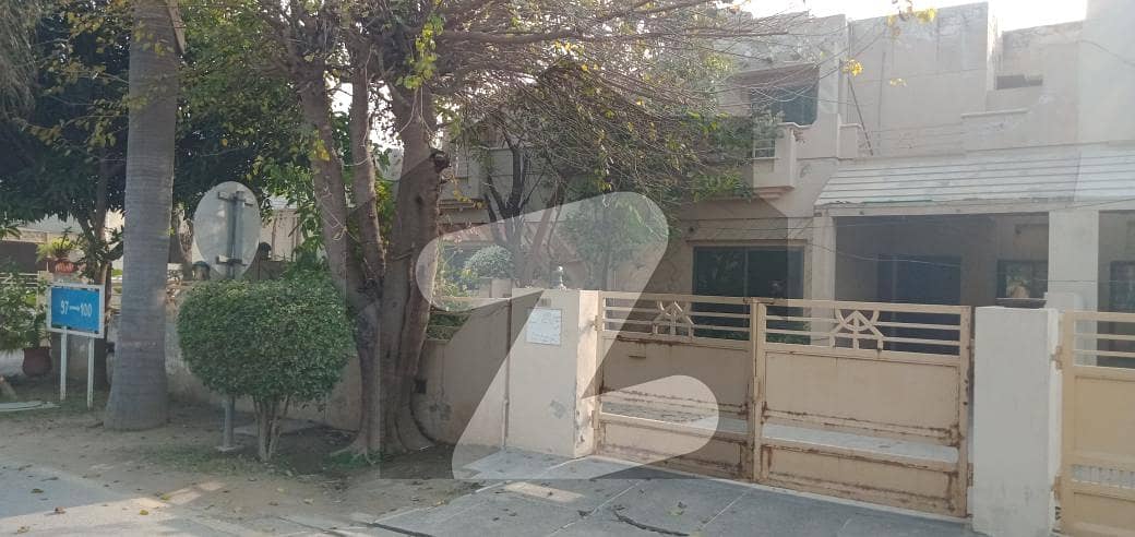 ایڈن ایونیو ایکسٹینشن لاہور میں 3 کمروں کا 12 مرلہ مکان 3.4 کروڑ میں برائے فروخت۔
