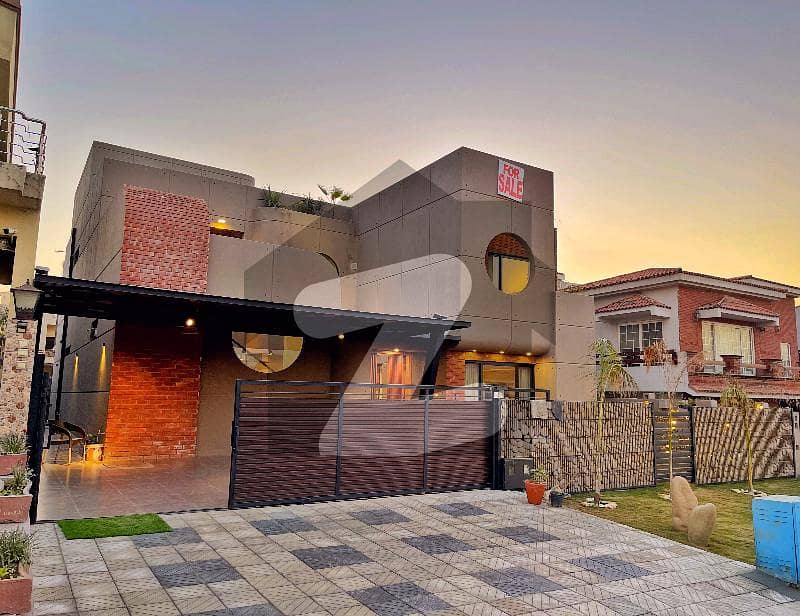 Ultra-Modern Brand New 1 Kanal House For Sale