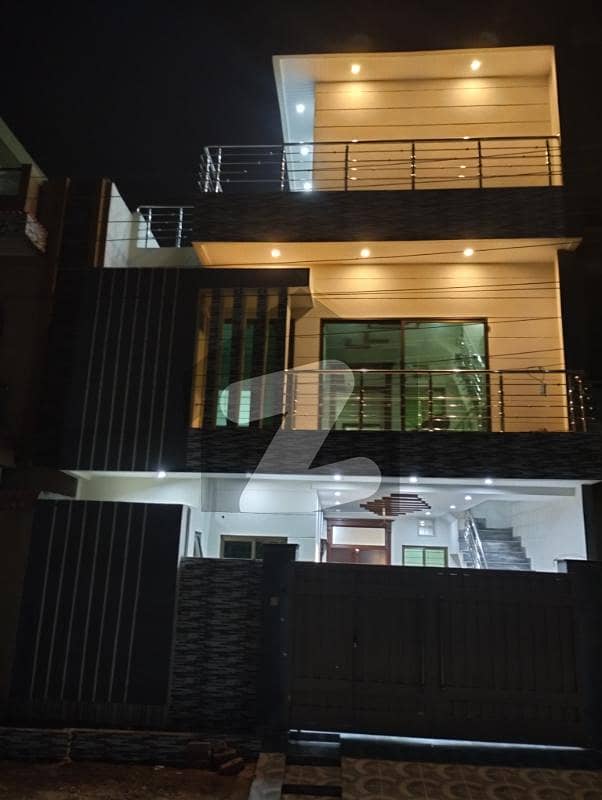سن فورٹ گارڈنز لاہور میں 7 کمروں کا 6 مرلہ مکان 2.4 کروڑ میں برائے فروخت۔