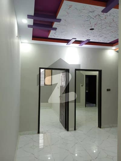 ناظم آباد - بلاک 5سی ناظم آباد کراچی میں 3 کمروں کا 4 مرلہ بالائی پورشن 60 لاکھ میں برائے فروخت۔