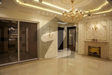 ڈی ایچ اے فیز 6 - بلاک این فیز 6 ڈیفنس (ڈی ایچ اے) لاہور میں 6 کمروں کا 1 کنال مکان 9.8 کروڑ میں برائے فروخت۔