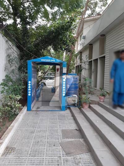 ٹیپو سلطان روڈ کراچی میں 10 کمروں کا 2 کنال مکان 28 کروڑ میں برائے فروخت۔