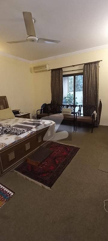الرحمان گارڈن لاہور میں 4 کمروں کا 16 مرلہ مکان 3.6 کروڑ میں برائے فروخت۔