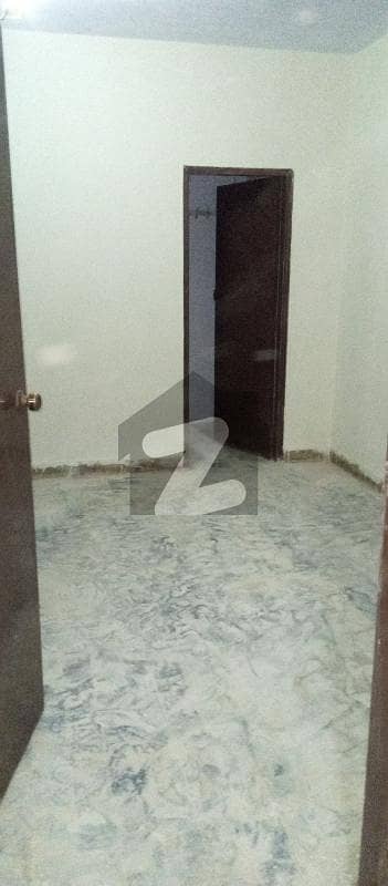 نارتھ کراچی ۔ سیکٹر 11اے نارتھ کراچی کراچی میں 2 کمروں کا 3 مرلہ فلیٹ 16 ہزار میں کرایہ پر دستیاب ہے۔