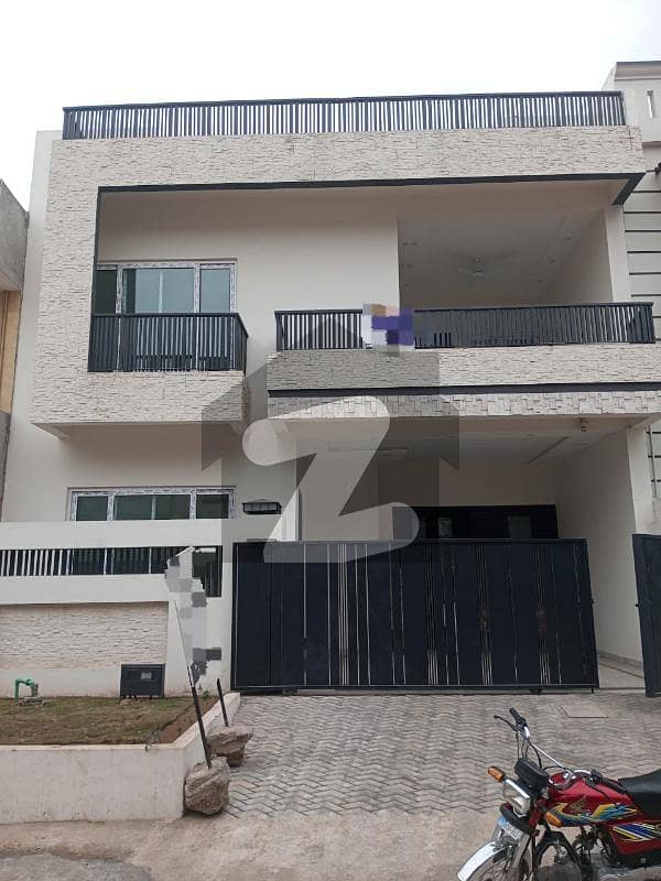 Beautiful House Available For Sale In G13