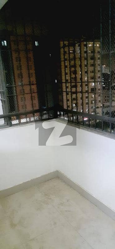 شہید ملت روڈ کراچی میں 3 کمروں کا 7 مرلہ فلیٹ 3.25 کروڑ میں برائے فروخت۔