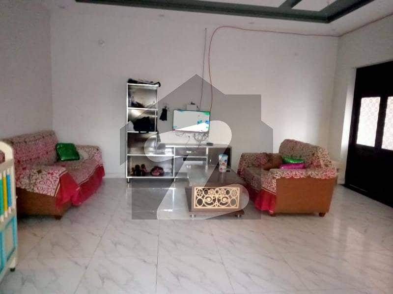 ایل ڈی اے ایوینیو لاہور میں 7 کمروں کا 10 مرلہ مکان 2.25 کروڑ میں برائے فروخت۔