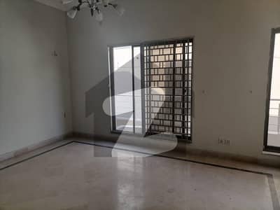 5 Marla House Available For sale In Haji Chowk