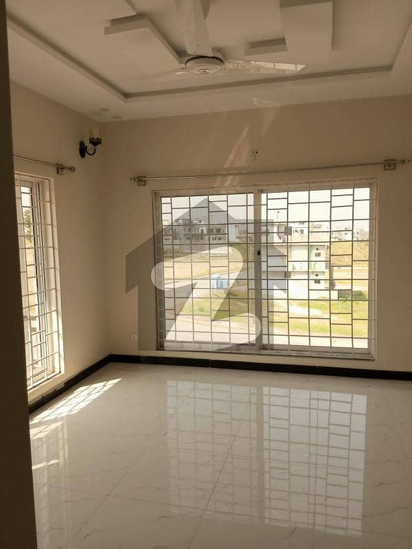 Kanal Luxury House For Rent  In Phase 8 Bahria Town