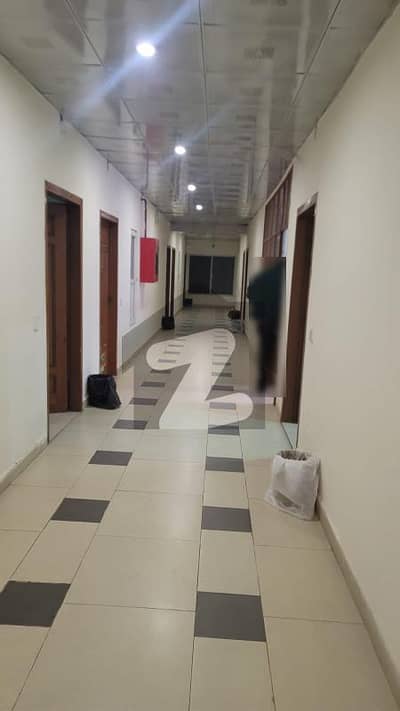 New 32 Rooms Hotel Fully Furnished On Reasonable Rent