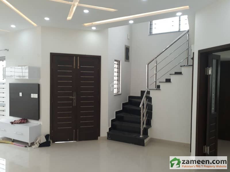 Beautiful 5 Marla Stylish House Available For Rent At Corner Phase 9 Town