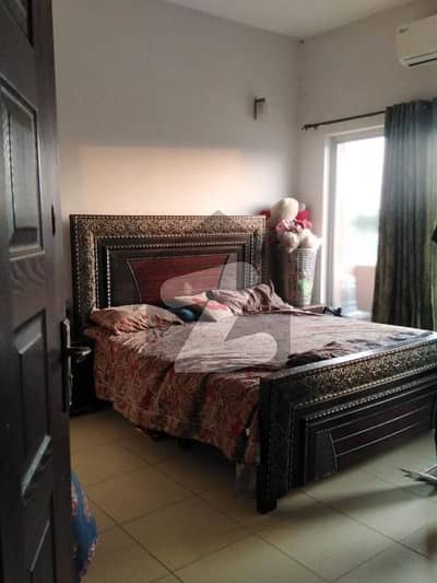 لو کاسٹ ۔ بلاک ڈی لو کاسٹ سیکٹر بحریہ آرچرڈ فیز 2 بحریہ آرچرڈ لاہور میں 2 کمروں کا 5 مرلہ فلیٹ 22 ہزار میں کرایہ پر دستیاب ہے۔