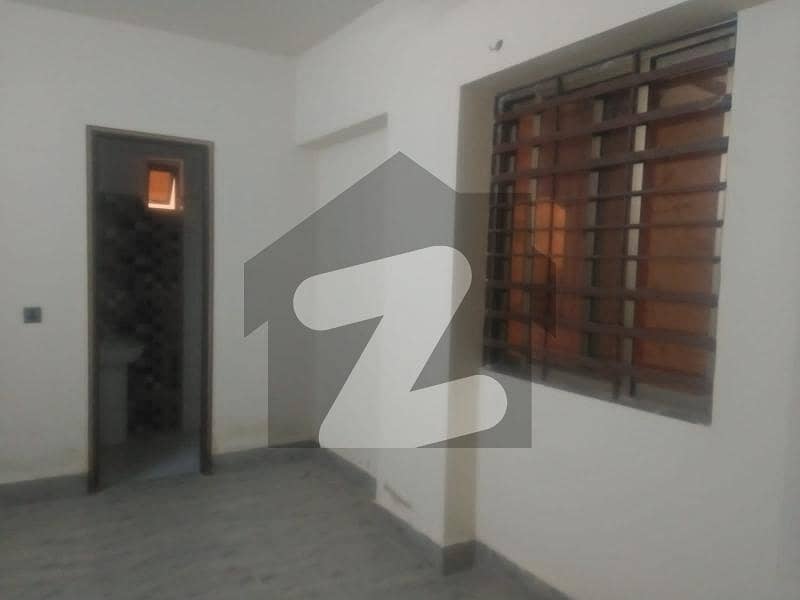 نارتھ ناظم آباد ۔ بلاک بی نارتھ ناظم آباد کراچی میں 4 کمروں کا 10 مرلہ فلیٹ 65 ہزار میں کرایہ پر دستیاب ہے۔