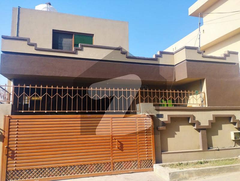 وکیل کالونی اسلام آباد ہائی وے راولپنڈی میں 6 کمروں کا 9 مرلہ مکان 1.85 کروڑ میں برائے فروخت۔