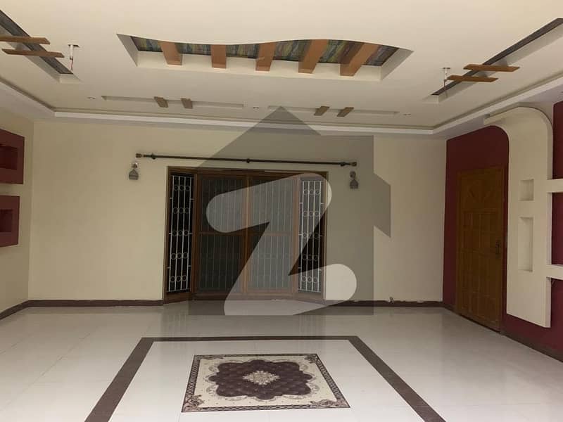 نارتھ ناظم آباد ۔ بلاک بی نارتھ ناظم آباد کراچی میں 8 کمروں کا 1 کنال مکان 2.1 لاکھ میں کرایہ پر دستیاب ہے۔