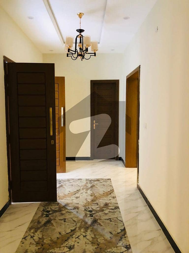 پشاور روڈ راولپنڈی میں 6 کمروں کا 7 مرلہ مکان 2 کروڑ میں برائے فروخت۔