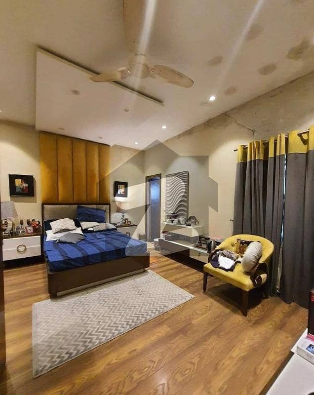 نیو سُپر ٹاؤن لاہور میں 4 کمروں کا 6 مرلہ مکان 2.1 کروڑ میں برائے فروخت۔