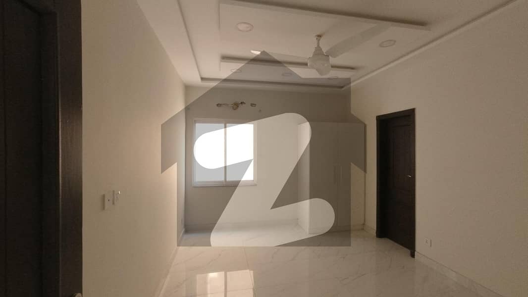 یتیم خانہ چوک ملتان روڈ لاہور میں 2 کمروں کا 3 مرلہ فلیٹ 40 لاکھ میں برائے فروخت۔