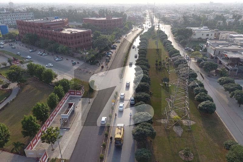 ڈی ایچ اے فیز 8 - بلاک وی فیز 8 ڈیفنس (ڈی ایچ اے) لاہور میں 1 کنال رہائشی پلاٹ 3.15 کروڑ میں برائے فروخت۔