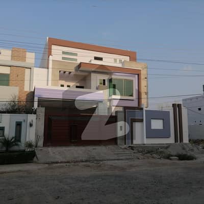 گلشن نور ہاؤسنگ سکیم ساہیوال میں 7 کمروں کا 15 مرلہ مکان 5.5 کروڑ میں برائے فروخت۔