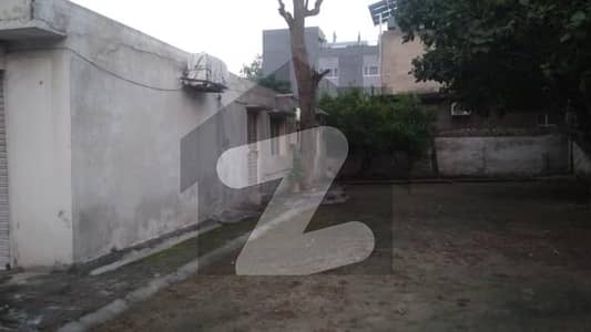 4 Kanal Plot  Urgently For Sale J Block Corner 70ft Road And Main Boulevard On Investor Rate